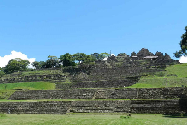 Стародавні руїни майя потрапили під контроль мексиканських картелів
